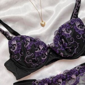 Victoria Secret Elegant Black and Purple Lace Bra